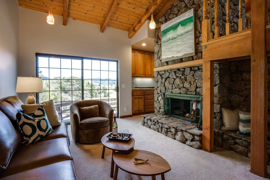 Leslie Creek House - Santa Rosa Wine Country Pool & Hot Tub Retreat