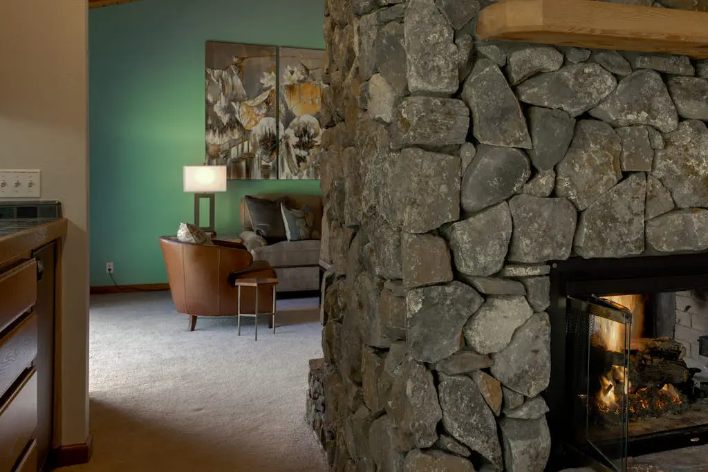 Leslie Creek House - Santa Rosa Wine Country Pool & Hot Tub Retreat