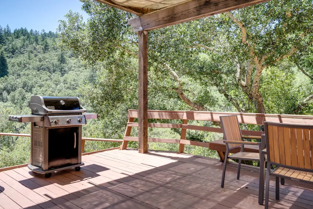 Leslie Creek House - Santa Rosa Wine Country Pool & Hot Tub Retreat