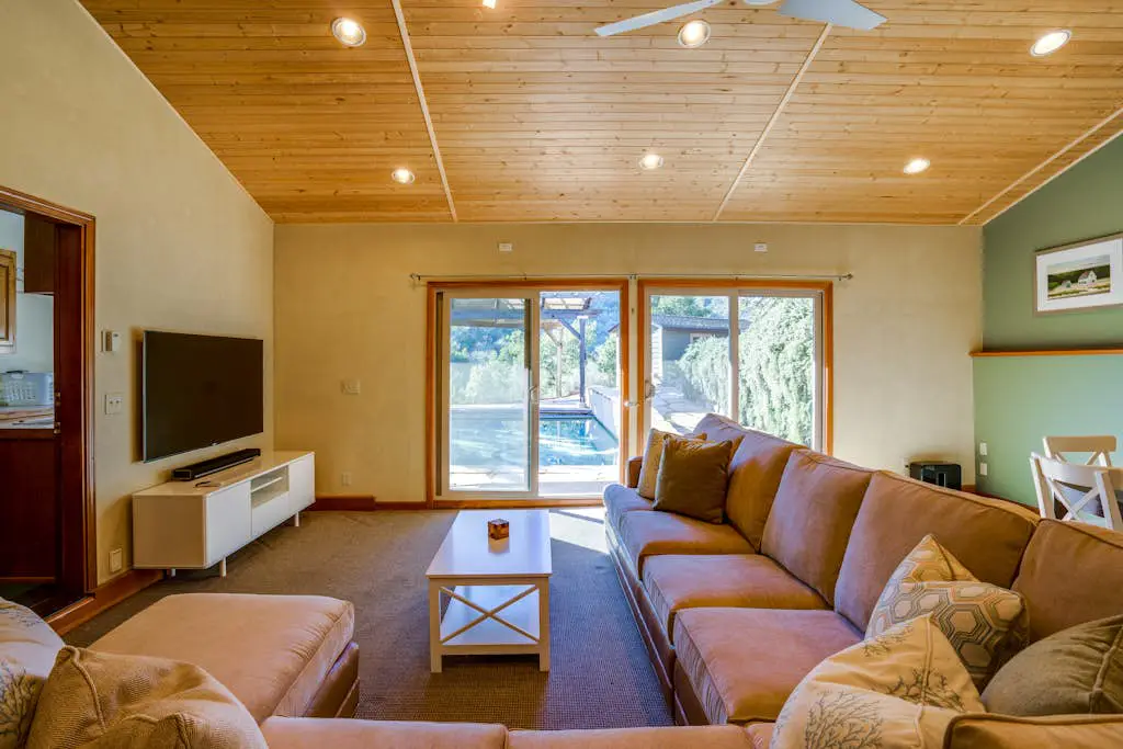 Leslie Creek House - Santa Rosa Wine Country Pool & Hot Tub Retreat