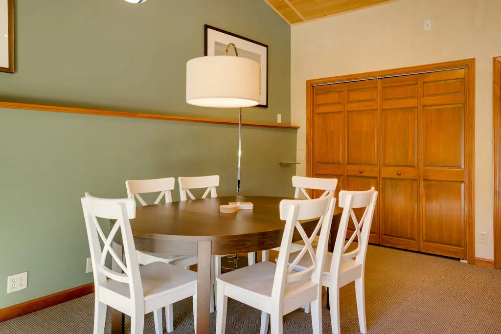 Leslie Creek House - Santa Rosa Wine Country Pool & Hot Tub Retreat