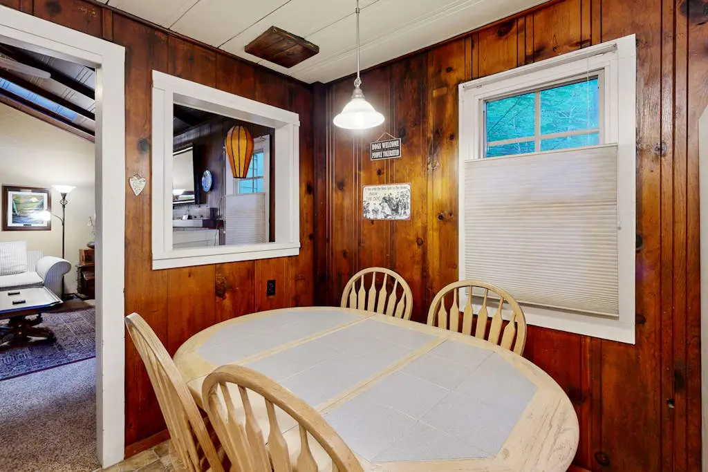 Dog-Friendly Guerneville Cabin near River