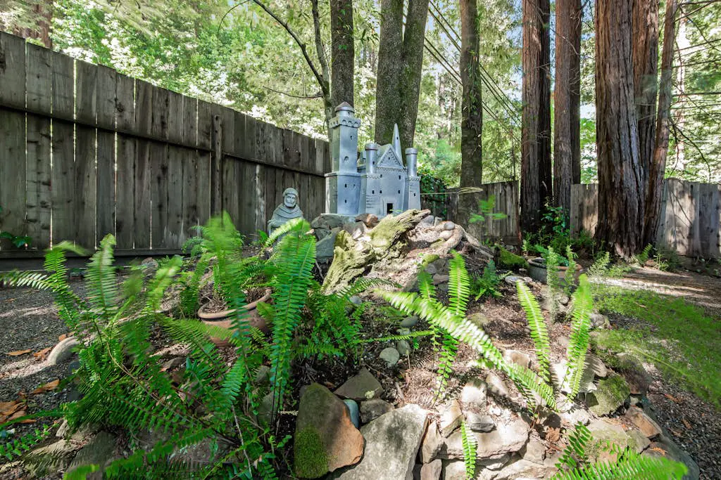 Dog-Friendly Guerneville Cabin near River