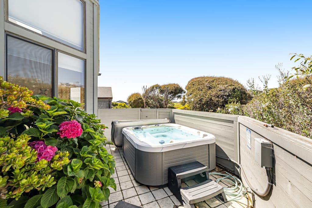 Bodega Bay Dog-Friendly Oceanview Home with Hot Tub