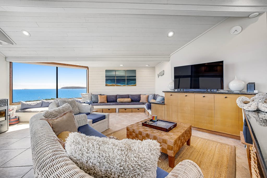 Bodega Bay Dog-Friendly Oceanview Home with Hot Tub