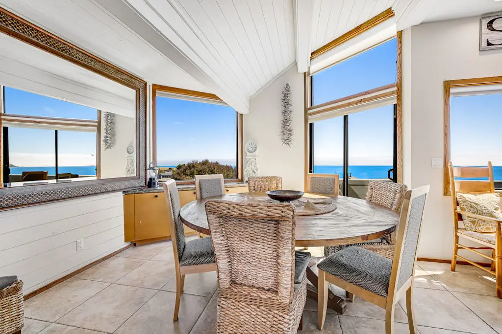 Blue Horizon - Bodega Bay Dog-Friendly Oceanview Home with Hot Tub