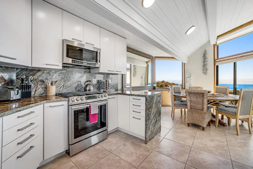 Blue Horizon - Bodega Bay Dog-Friendly Oceanview Home with Hot Tub