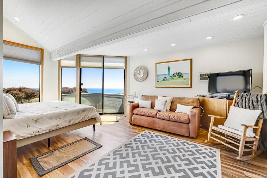 Blue Horizon - Bodega Bay Dog-Friendly Oceanview Home with Hot Tub