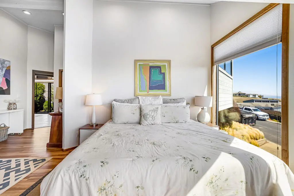 Blue Horizon - Bodega Bay Dog-Friendly Oceanview Home with Hot Tub