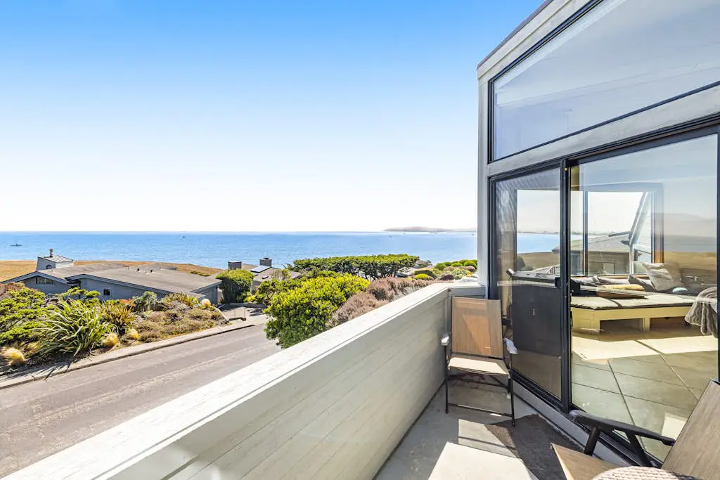 Blue Horizon - Bodega Bay Dog-Friendly Oceanview Home with Hot Tub