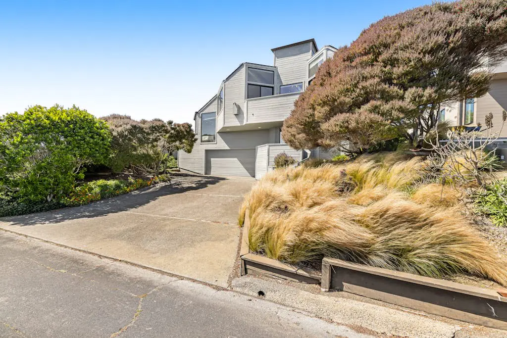 Blue Horizon - Bodega Bay Dog-Friendly Oceanview Home with Hot Tub