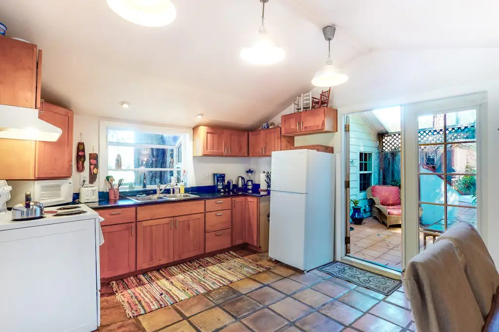 Guerneville Dog-Friendly Vineyard Cottage with Hot Tub