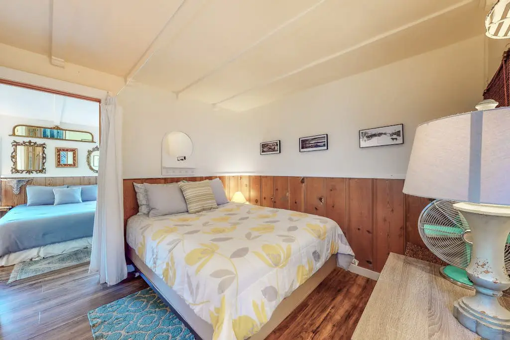 Guerneville Dog-Friendly Vineyard Cottage with Hot Tub