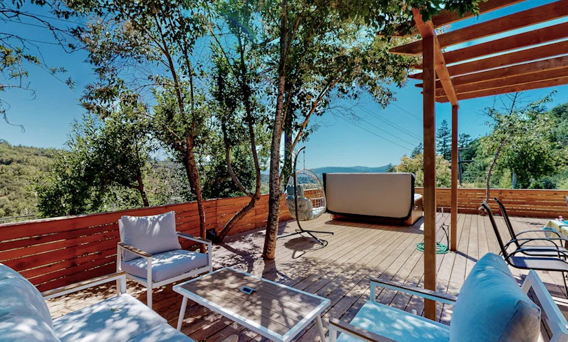 Rooster Cottage - Healdsburg Fitch Mountain Hot Tub Cottage