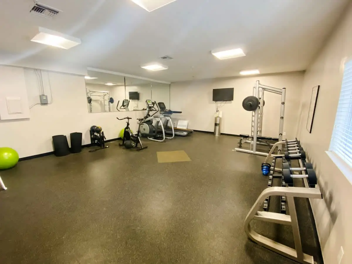 Third-Floor Riverfront Condo w/ Balcony, Pool, & Fast WiFi – Near Broadway!