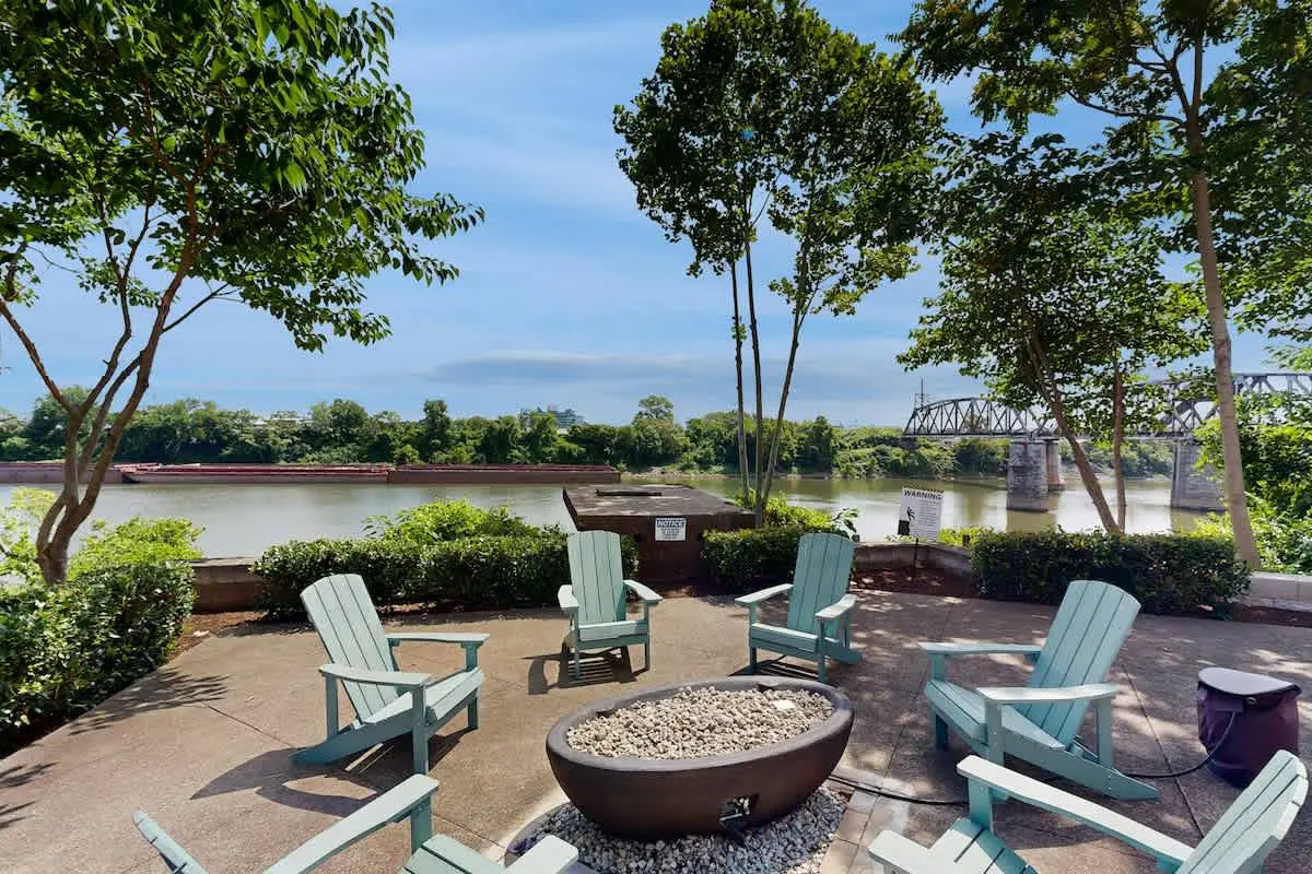 Third-Floor Riverfront Condo w/ Balcony, Pool, & Fast WiFi – Near Broadway!