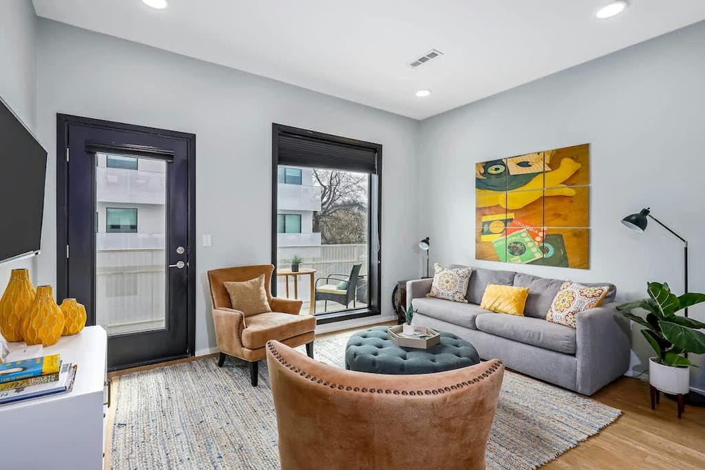 Unique Gulch View Retreat with Balcony, Seasonal Pool, & Gym