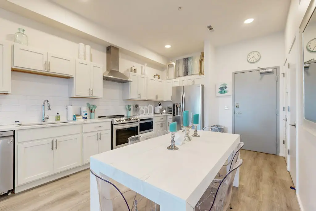 Ultramodern Condo in Luxury Complex with WiFi, Patio, Seasonal Pool, & W/D