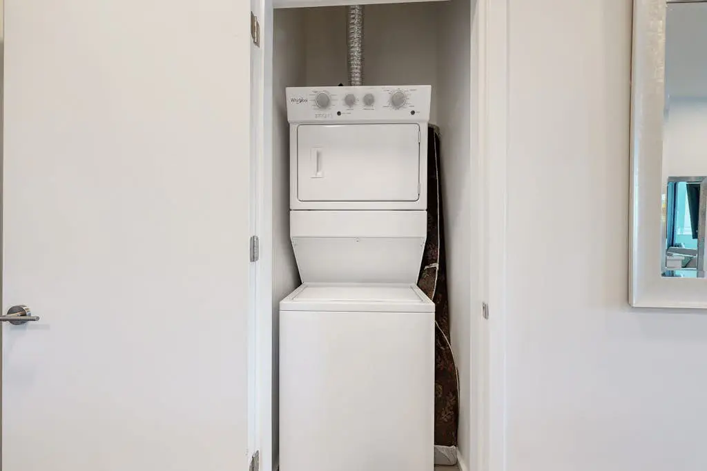 Ultramodern Condo in Luxury Complex with WiFi, Patio, Seasonal Pool, & W/D
