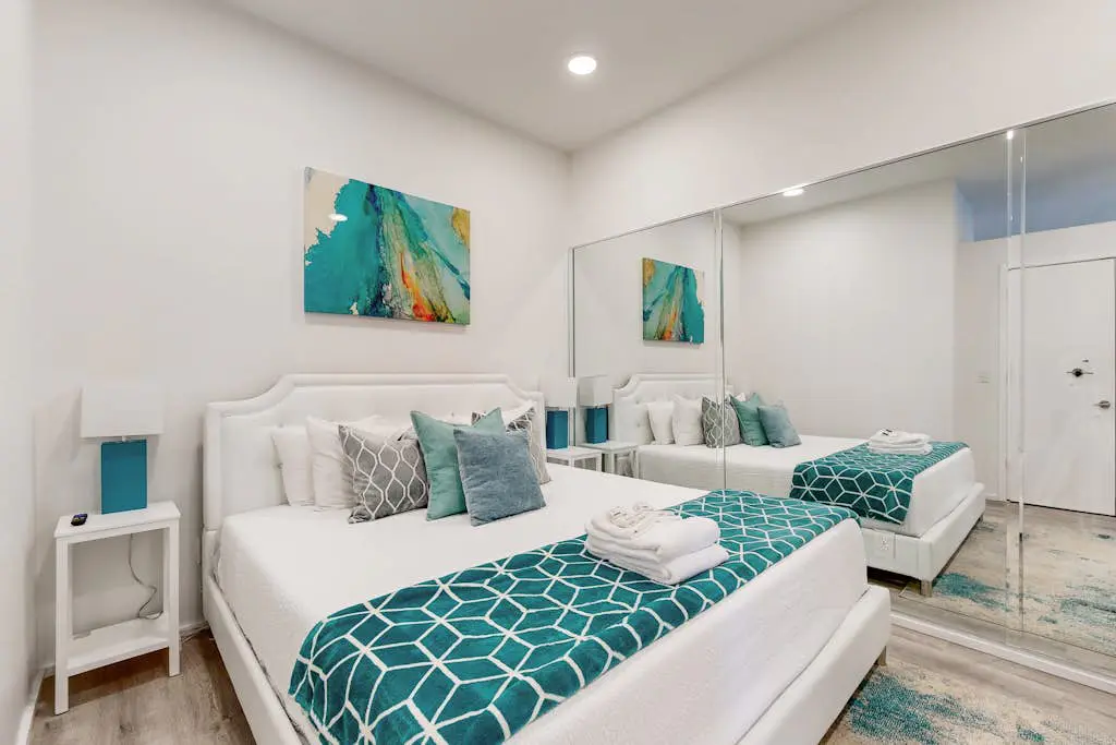 Ultramodern Condo in Luxury Complex with WiFi, Patio, Seasonal Pool, & W/D