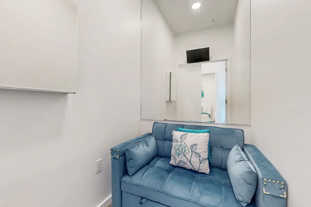 Ultramodern Condo in Luxury Complex with WiFi, Patio, Seasonal Pool, & W/D
