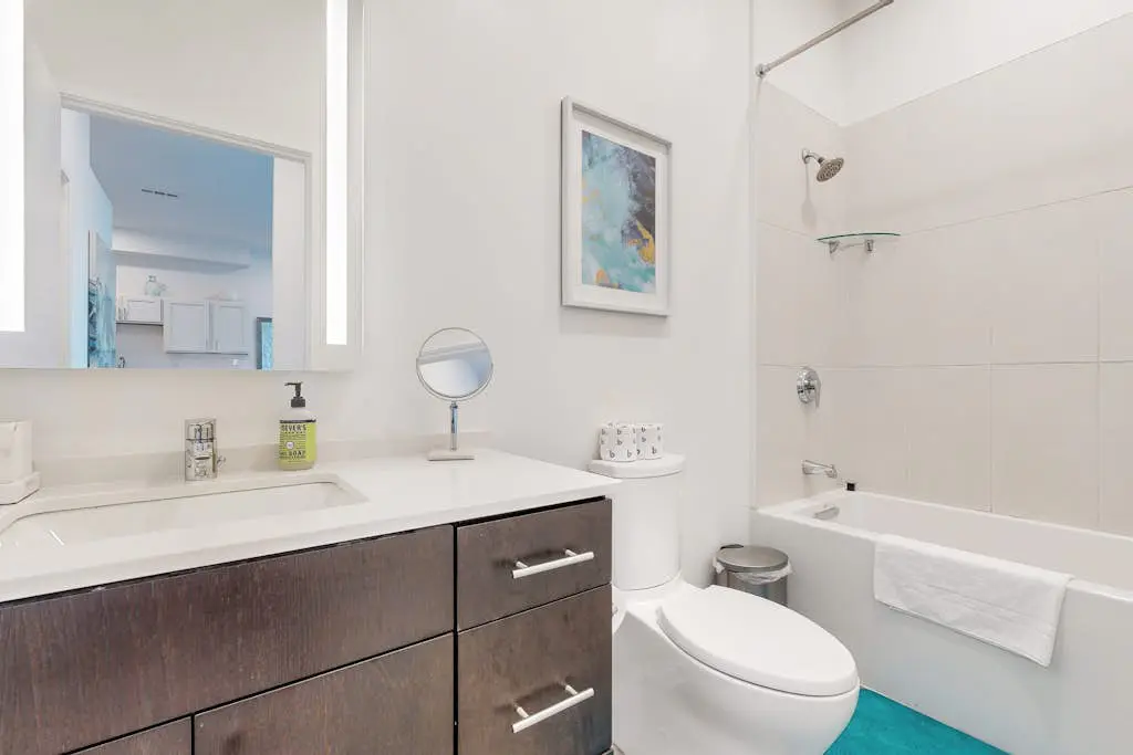 Ultramodern Condo in Luxury Complex with WiFi, Patio, Seasonal Pool, & W/D