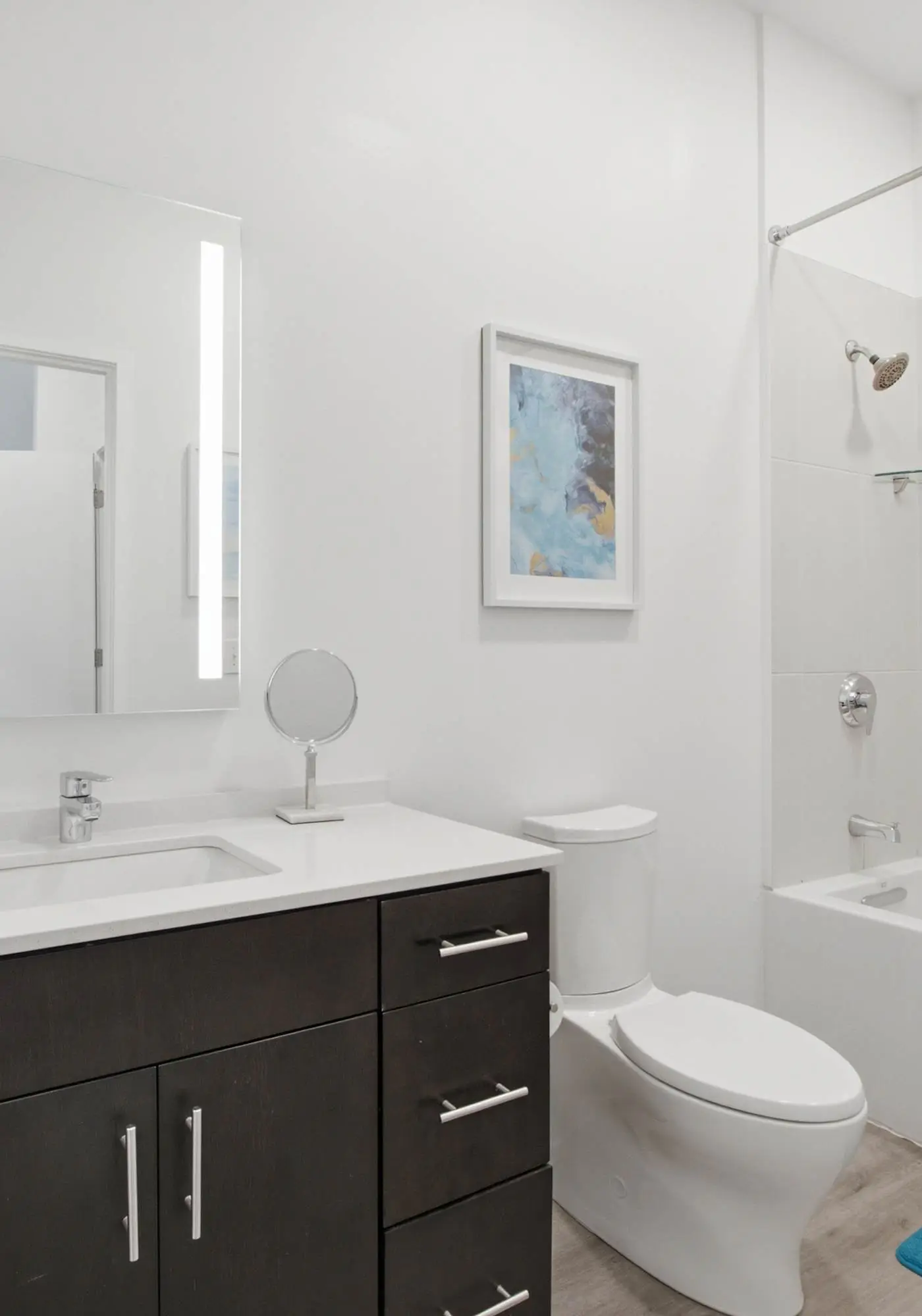 Ultramodern Condo in Luxury Complex with WiFi, Patio, Seasonal Pool, & WD