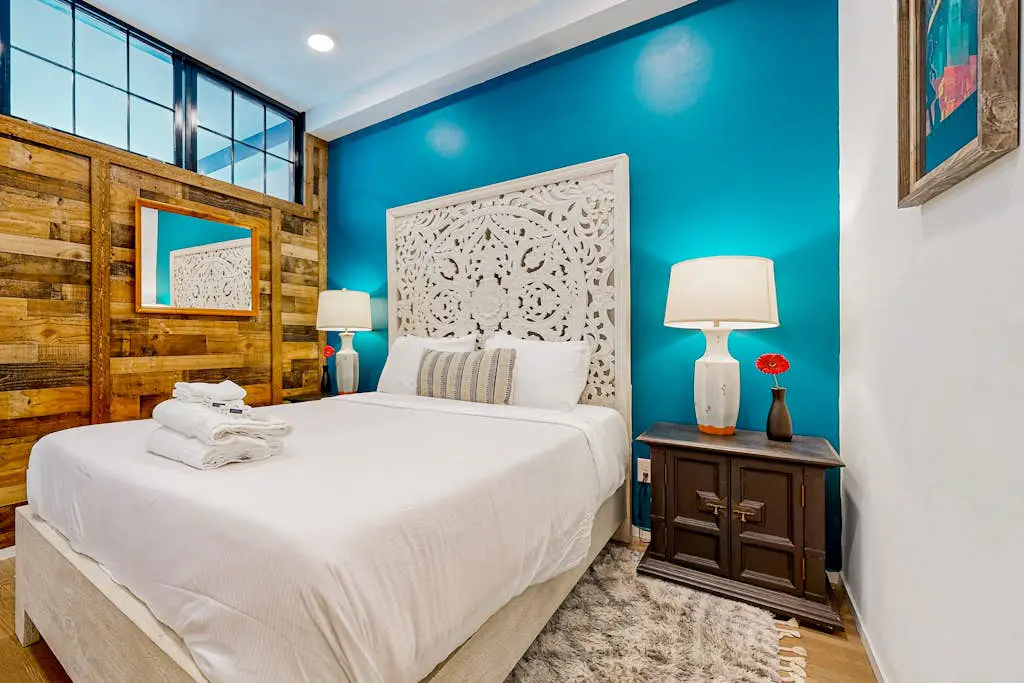 Dog-friendly treetop escape with luxe interior, seasonal pool, balcony, & WiFi
