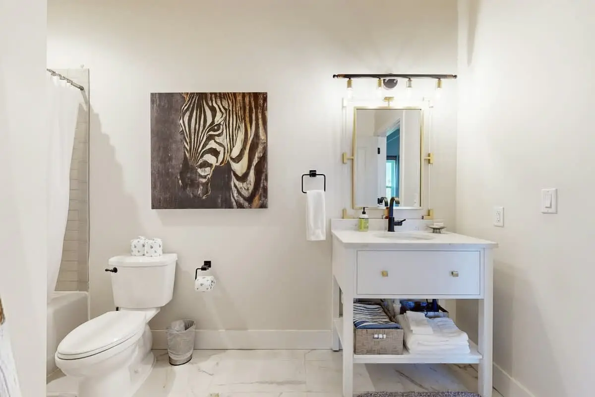 Modern-Rustic Suite w/ Pool & Outdoor Lounge | Near Downtown | Dog-Friendly