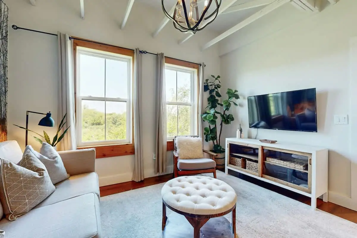Modern-Rustic Suite w/ Pool & Outdoor Lounge | Near Downtown | Dog-Friendly