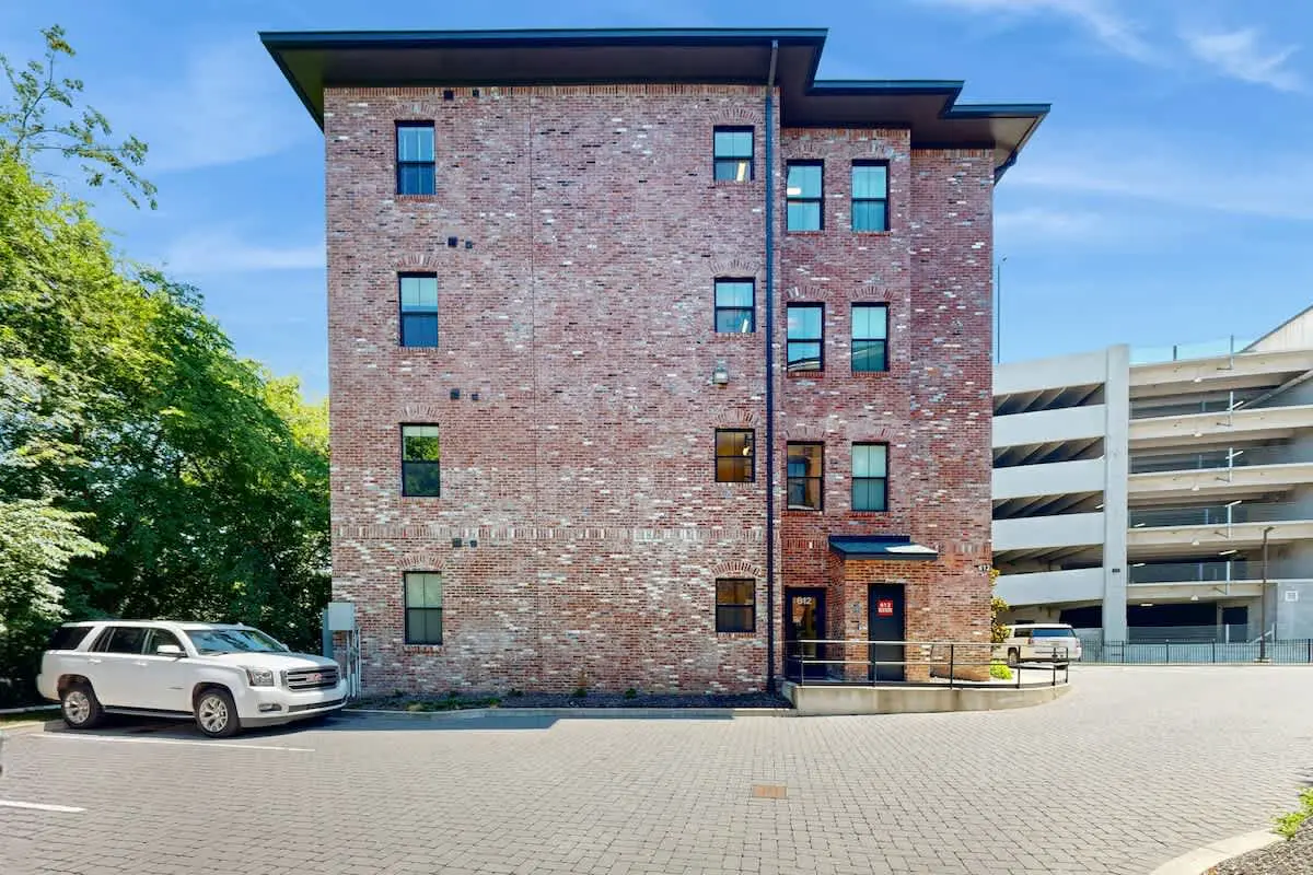 Modern-Rustic Suite w/ Pool & Outdoor Lounge | Near Downtown | Dog-Friendly