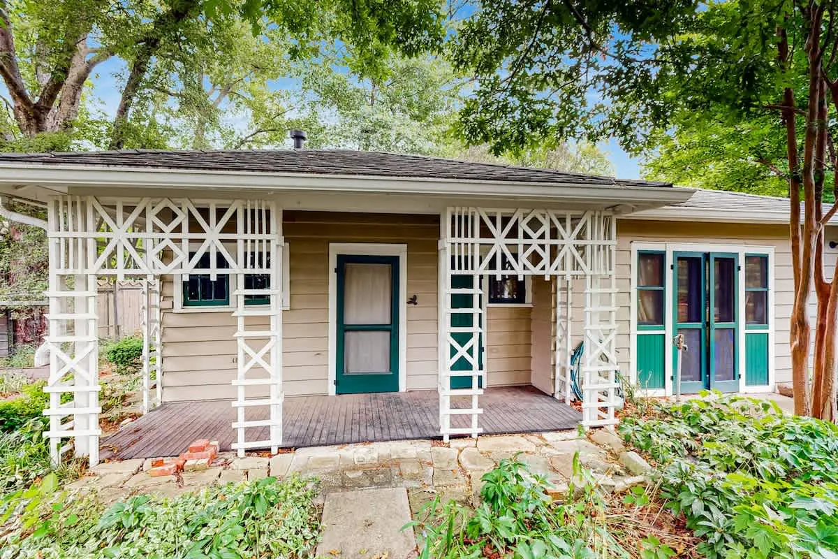 Little House Nashville: Convenient, Eclectic, Cozy, with 47 5-Star Reviews
