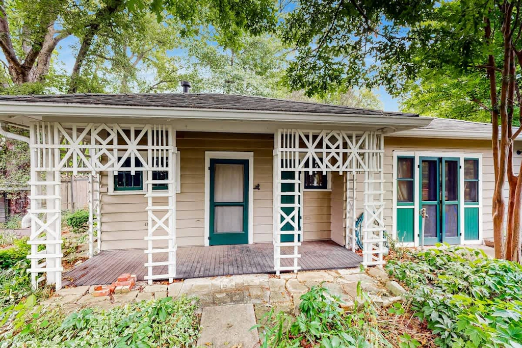 Little House Nashville: Convenient, Eclectic, Cozy, with 47 5-Star Reviews