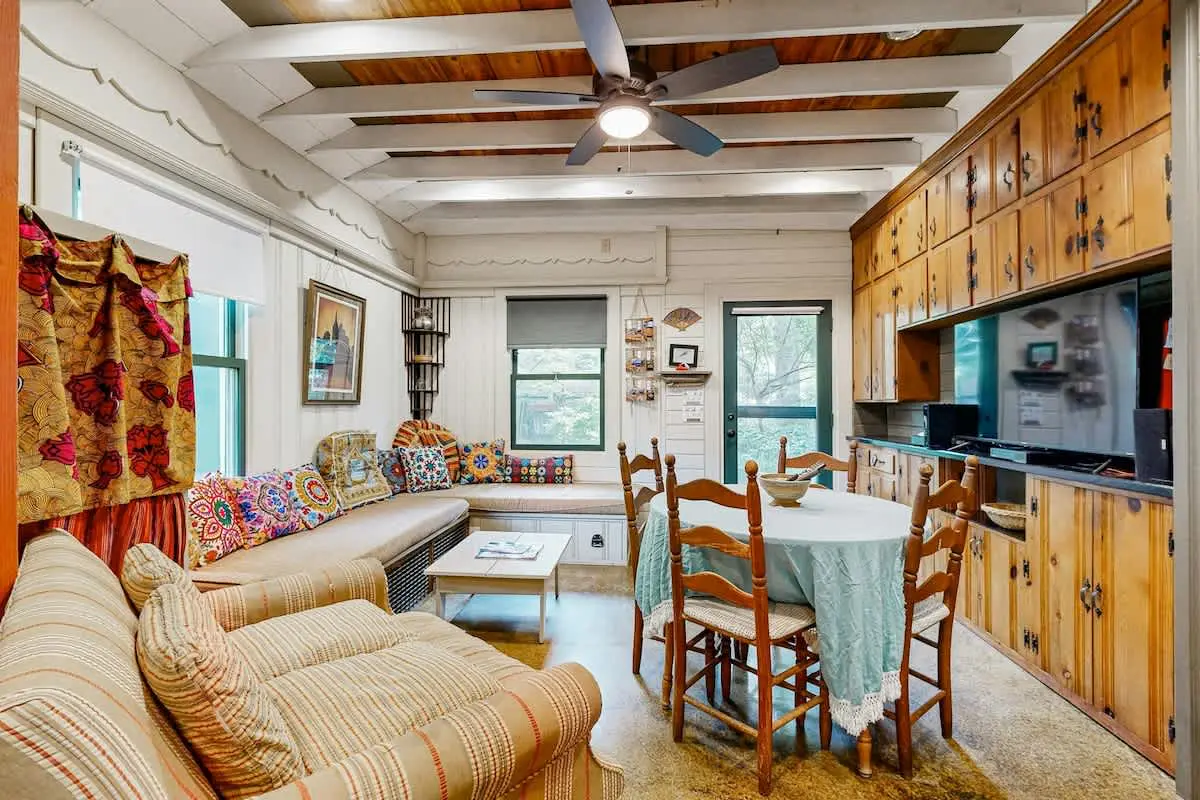 Little House Nashville: Convenient, Eclectic, Cozy, with 47 5-Star Reviews