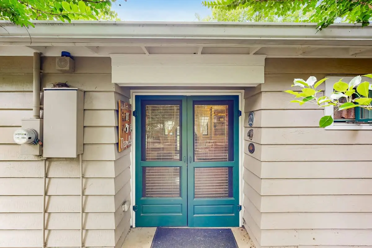 Little House Nashville: Convenient, Eclectic, Cozy, with 47 5-Star Reviews