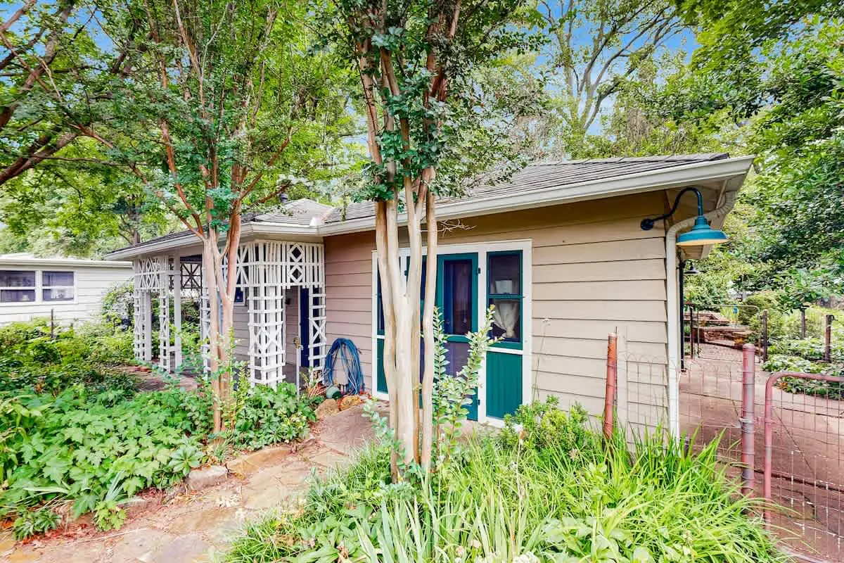 Little House Nashville: Convenient, Eclectic, Cozy, with 47 5-Star Reviews