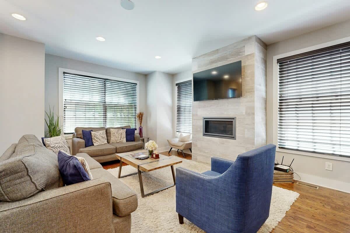 High-end Nashville home in The Gulch near downtown w/rooftop deck, WiFi, & AC