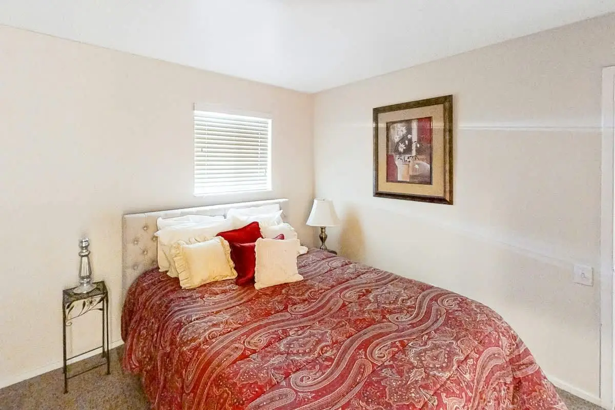 Third-floor riverfront condo with shared pool, fast WiFi, balcony, & central AC
