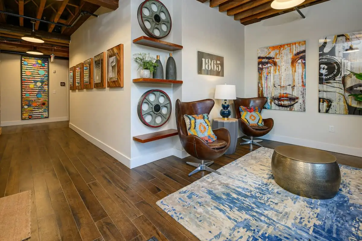 One-of-a-kind condo near downtown - pool, fitness room, central AC, washer/dryer