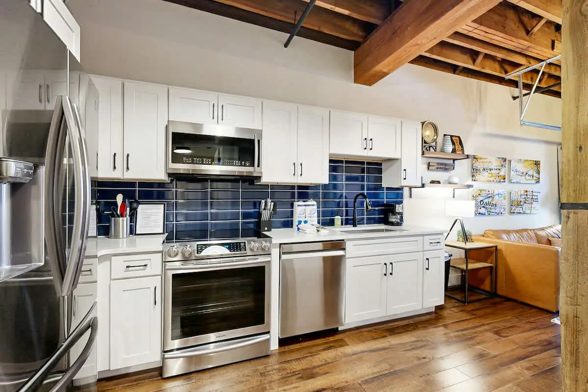One-of-a-kind condo near downtown - pool, fitness room, central AC, washer/dryer