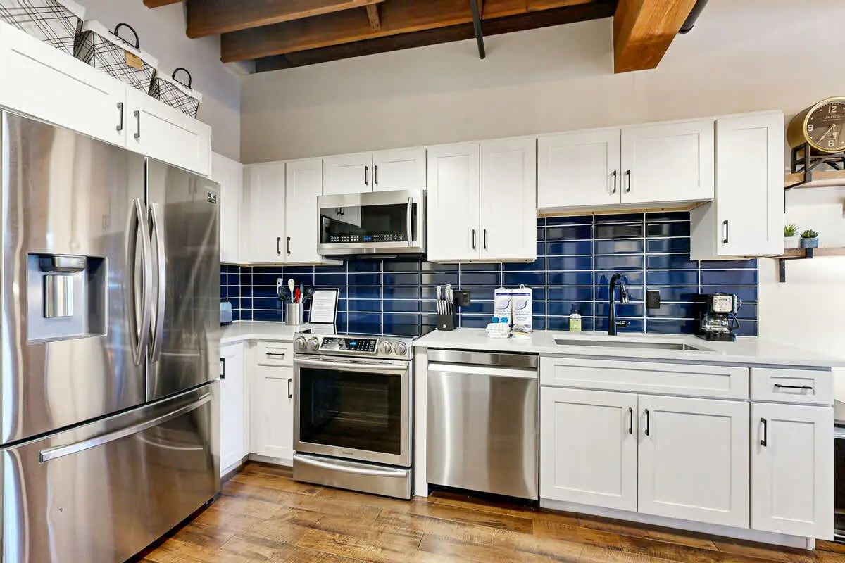 One-of-a-kind condo near downtown - pool, fitness room, central AC, washer/dryer