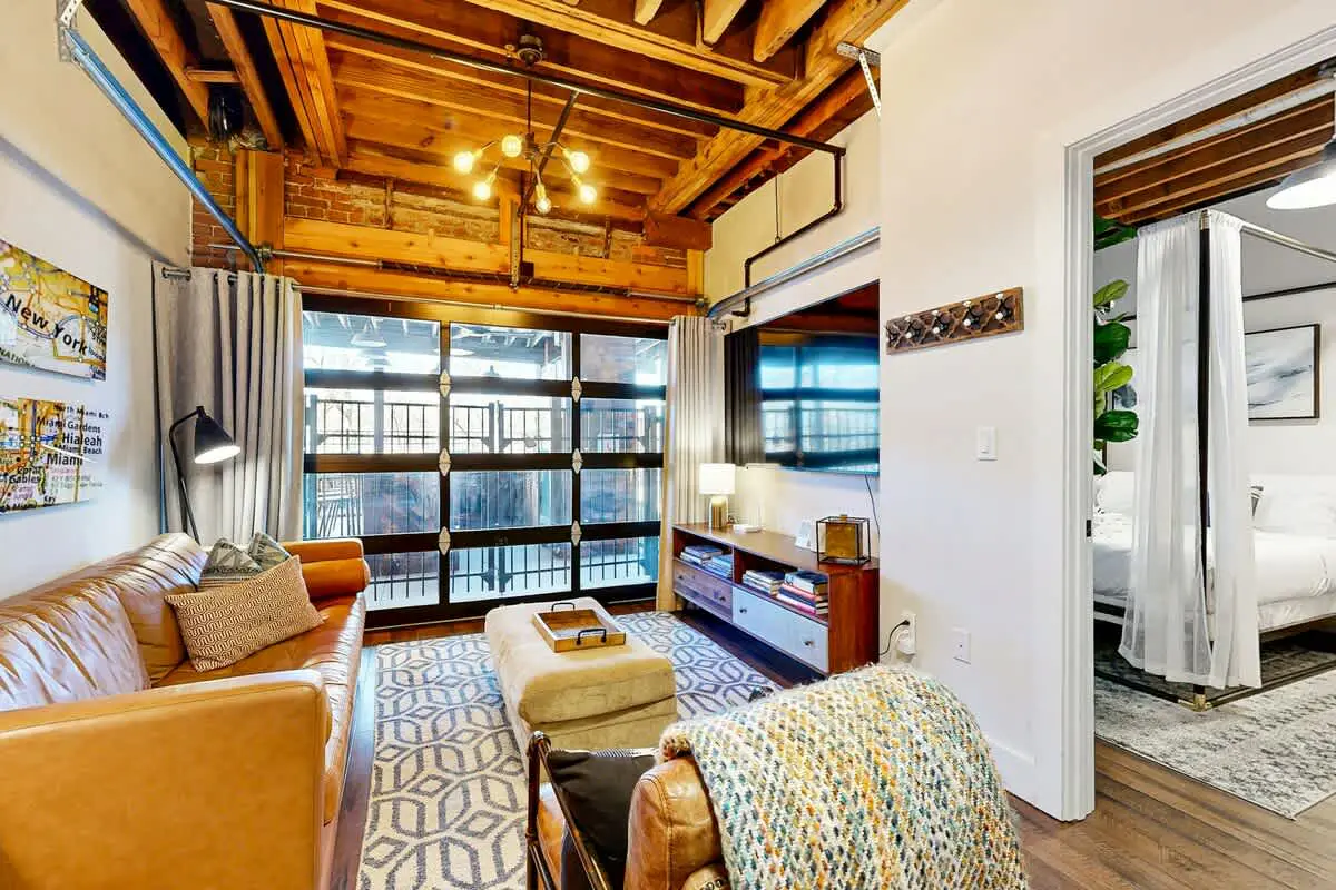 One-of-a-kind condo near downtown - pool, fitness room, central AC, washer/dryer