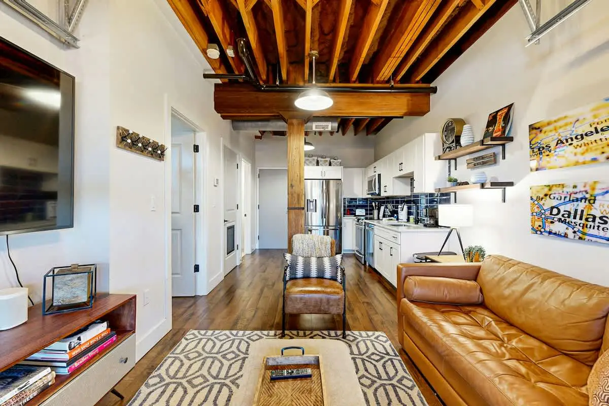 One-of-a-kind condo near downtown - pool, fitness room, central AC, washer/dryer