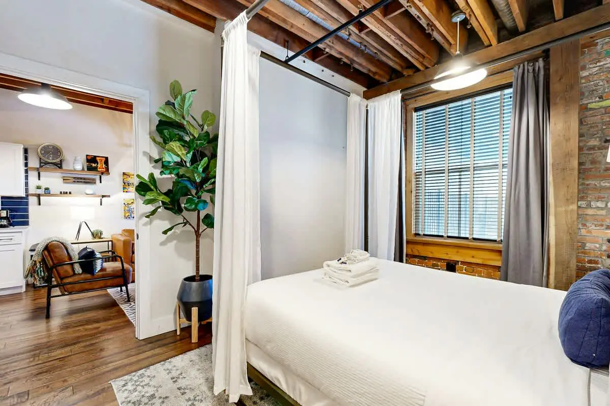 One-of-a-kind condo near downtown - pool, fitness room, central AC, washer/dryer