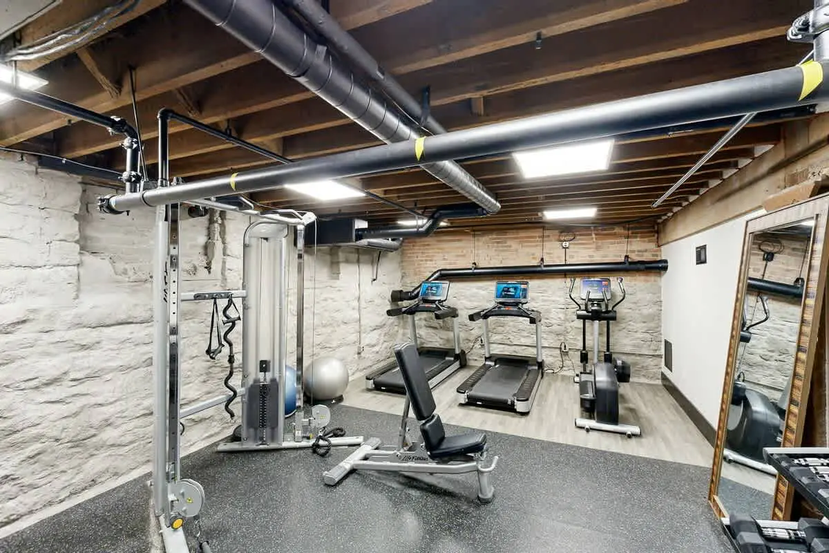 One-of-a-kind condo near downtown - pool, fitness room, central AC, washer/dryer