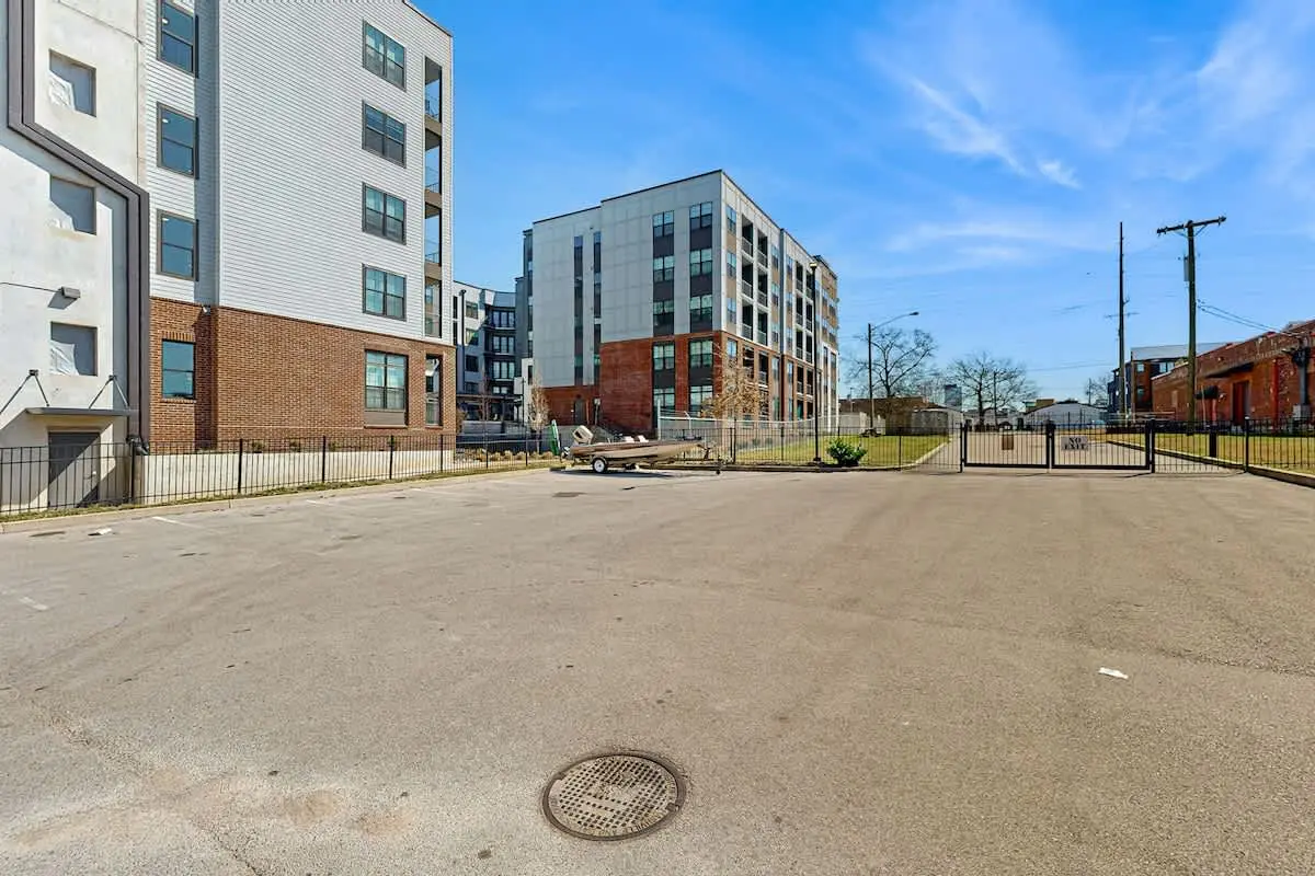 One-of-a-kind condo near downtown - pool, fitness room, central AC, washer/dryer