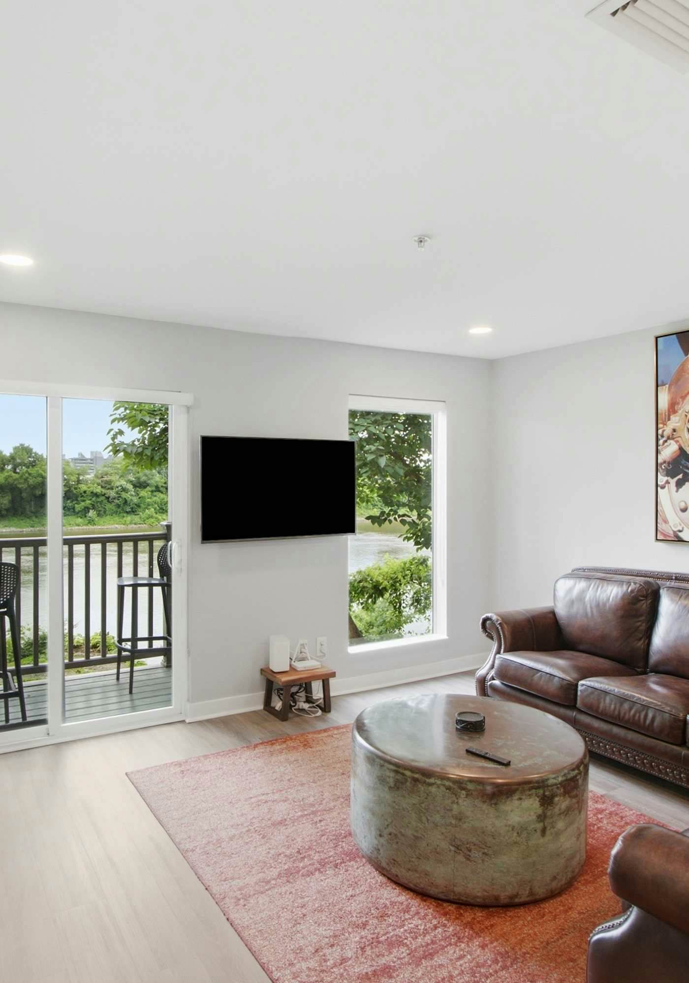 Nashville Riverfront Retreat Near Broadway Pool