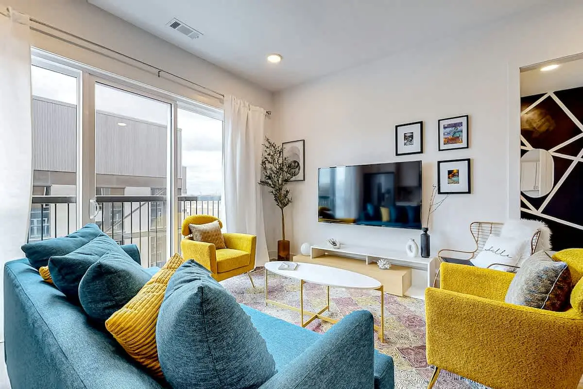 Chic condo in heart of East Nashville with W/D & central AC - walk everywhere