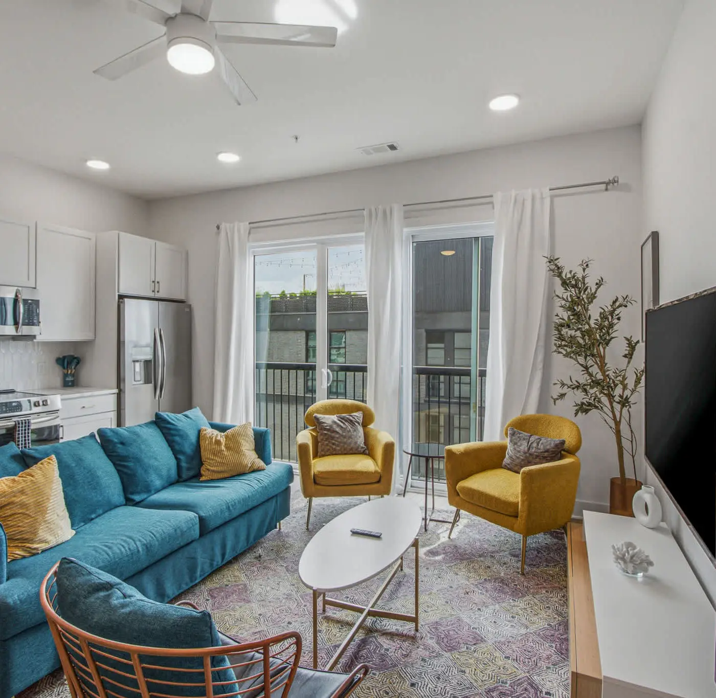 Chic condo in heart of East Nashville with WD & central AC - walk everywhere