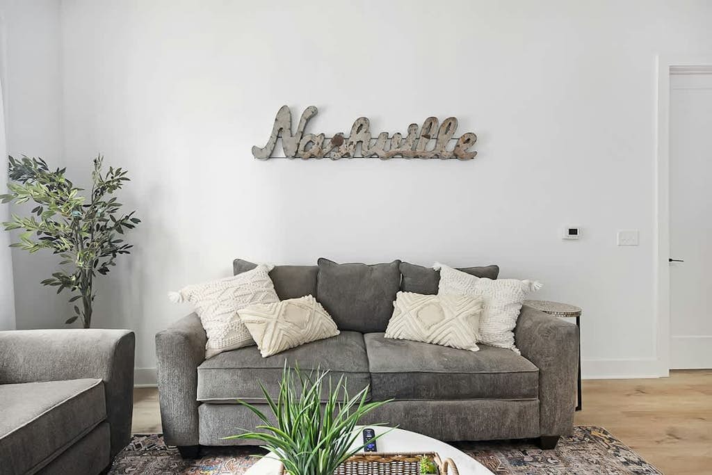 Dog-friendly condo with AC & shared rooftop deck - walk everywhere